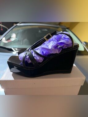 “New” Madden Girl Black Patent Wedge Sandals size11